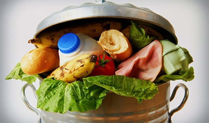 Người Việt đang  lãng phí thực phẩm
