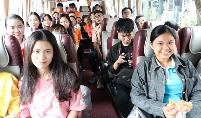 Từ những chuyến đi chung với tập thể