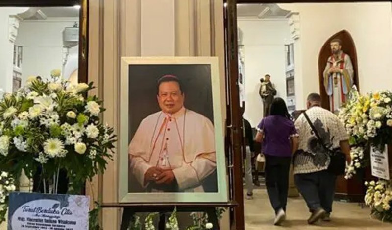 Ðức Giám mục Vincentius Sutikno Wisaksono qua đời