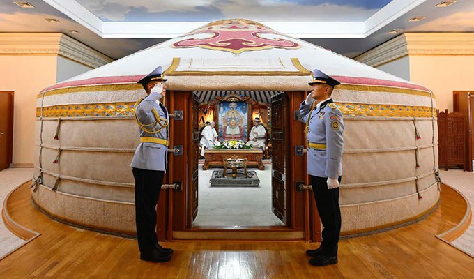 Chuyến tông du miền đại mạc lặng thầm