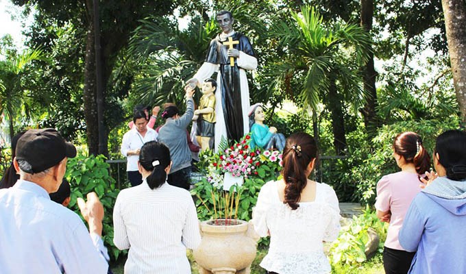 Tượng thánh