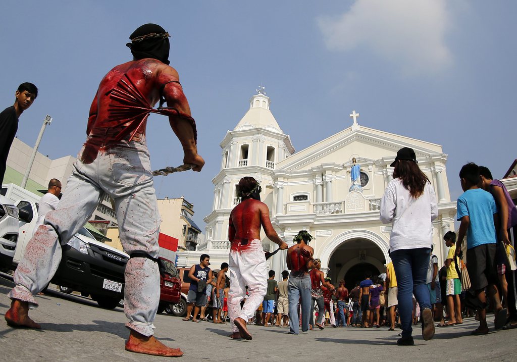 Đóng đinh thật tại  Philippines