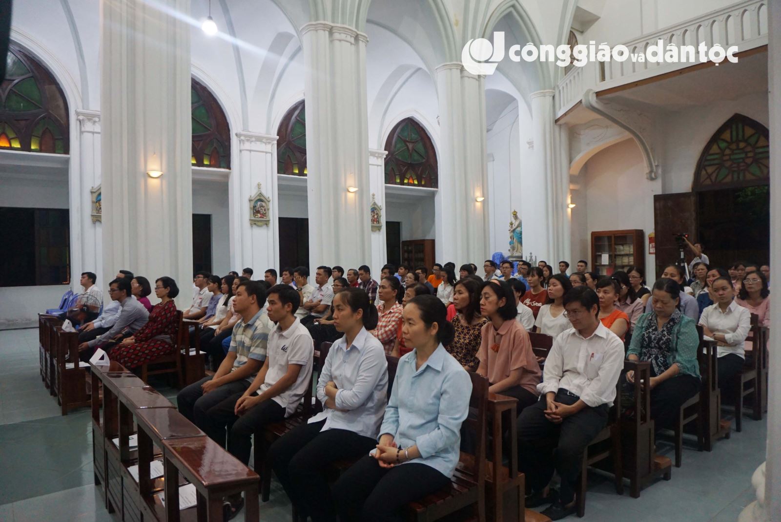 Tong giam mục Phaolo khai giang nam hoc