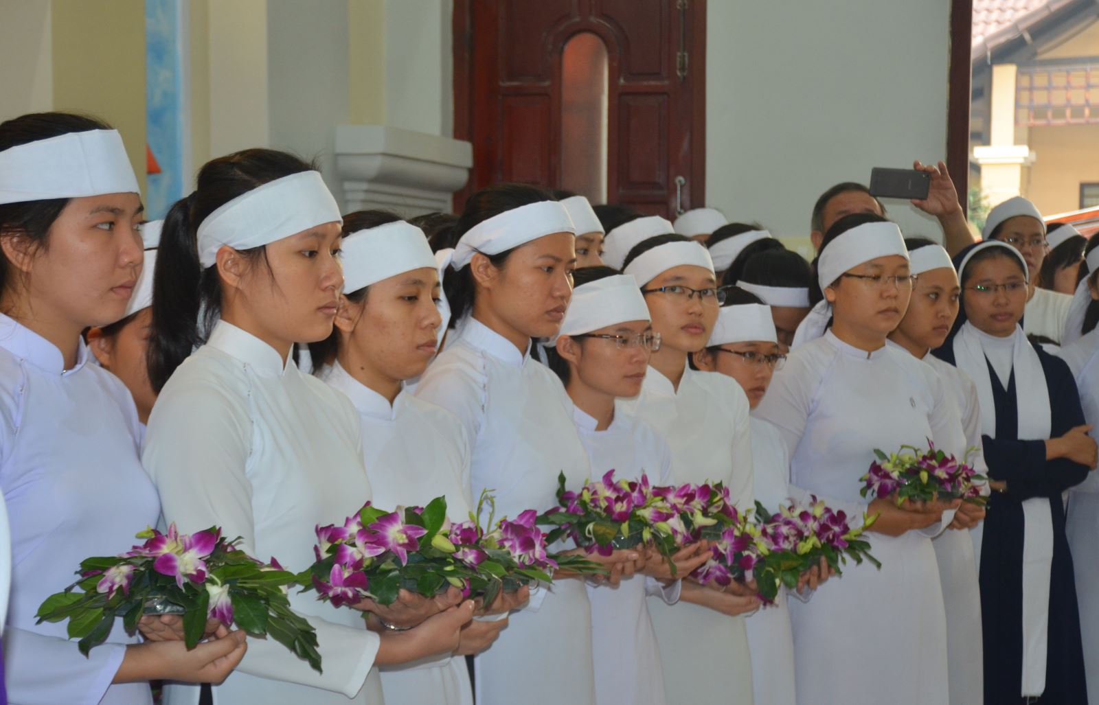 di quan linh cữu Giám mục Thồng