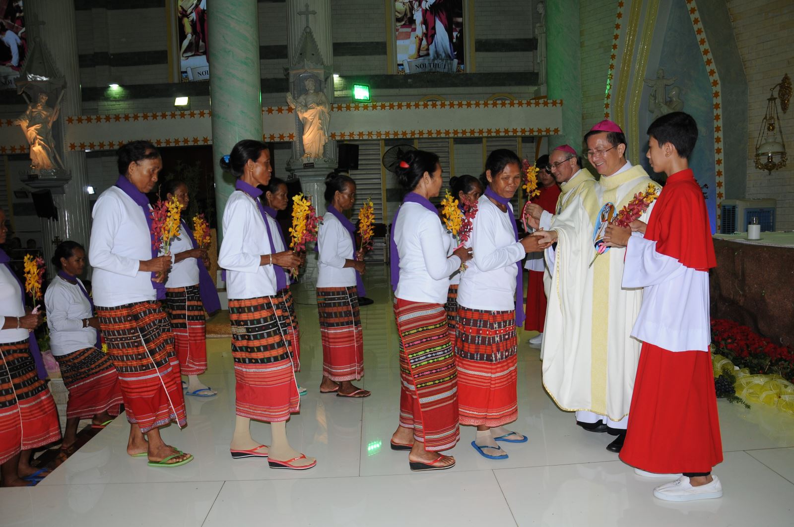 Duc Girelli tham GX Phu Luong