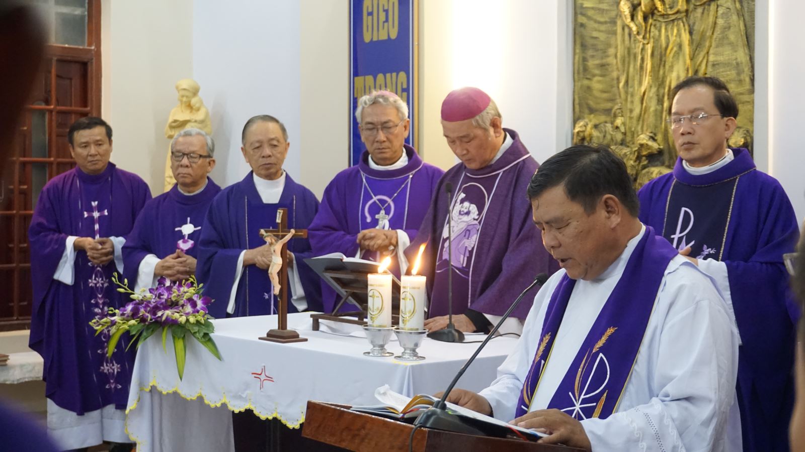 Tẩn liệm Đức Giám mục Giuse Vũ Duy Thống