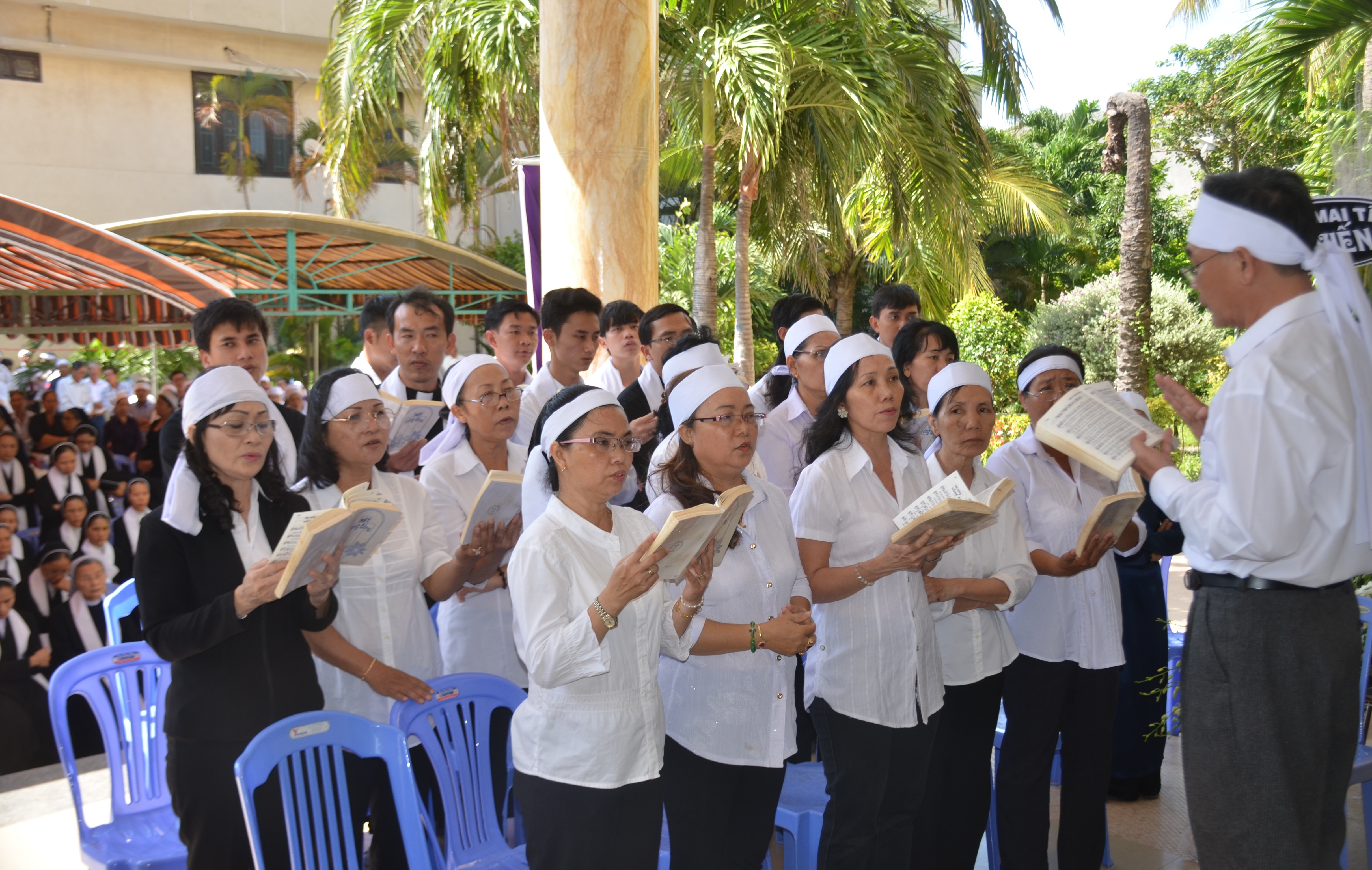 Thanh le cau nguyen cho Giám mục Thong sang 2-3-2017