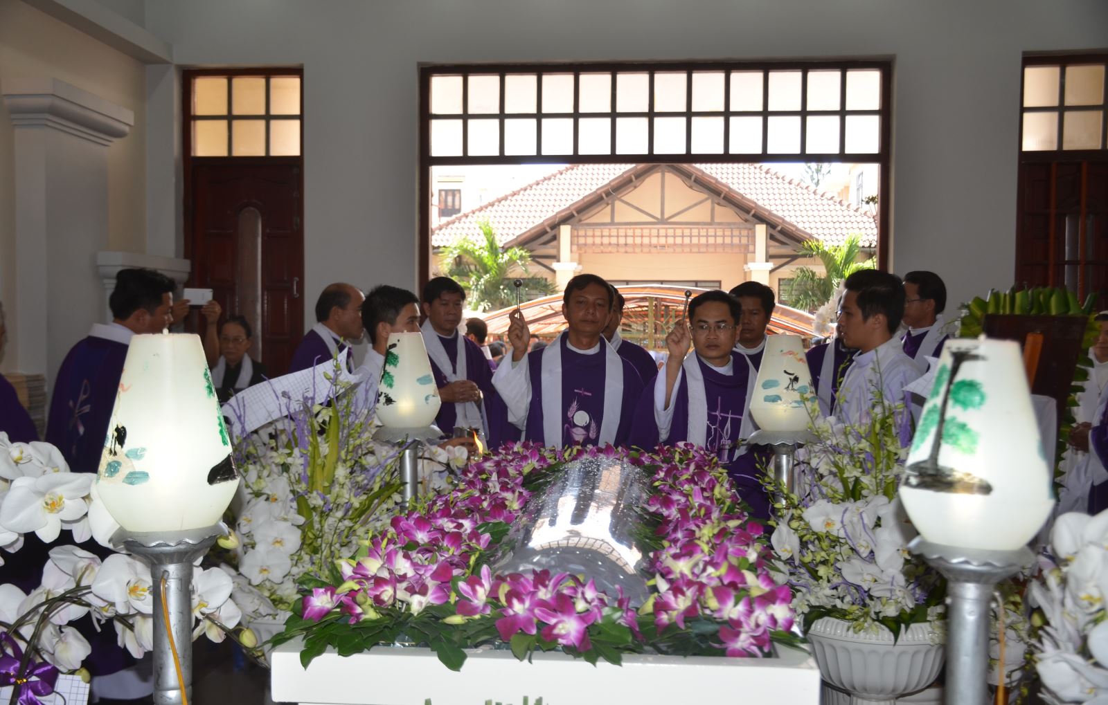 Thanh le cau nguyen cho Giám mục Thong sang 2-3-2017