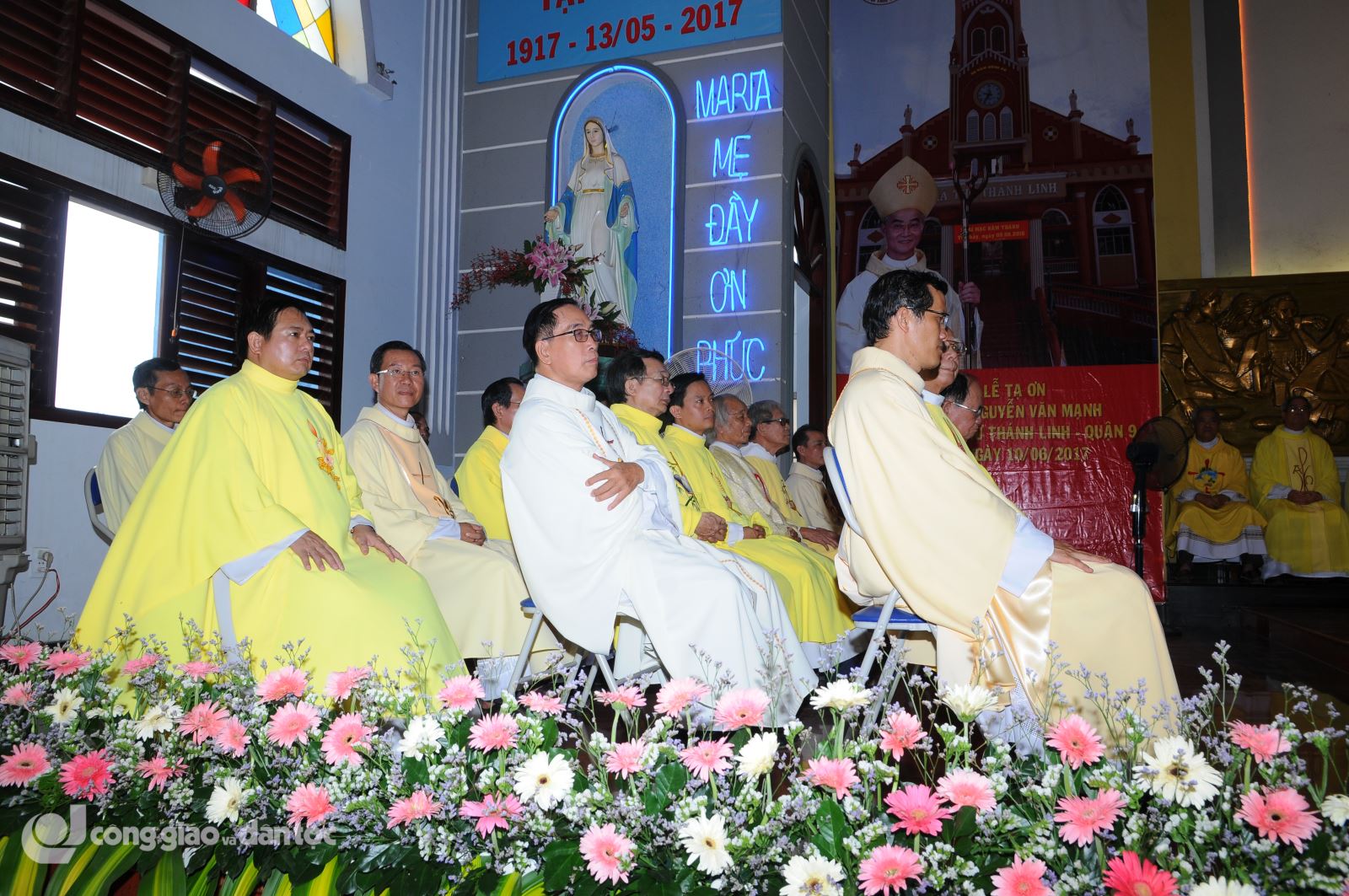 Giam muc Manh dang le ta on tai Gx Thanh Linh
