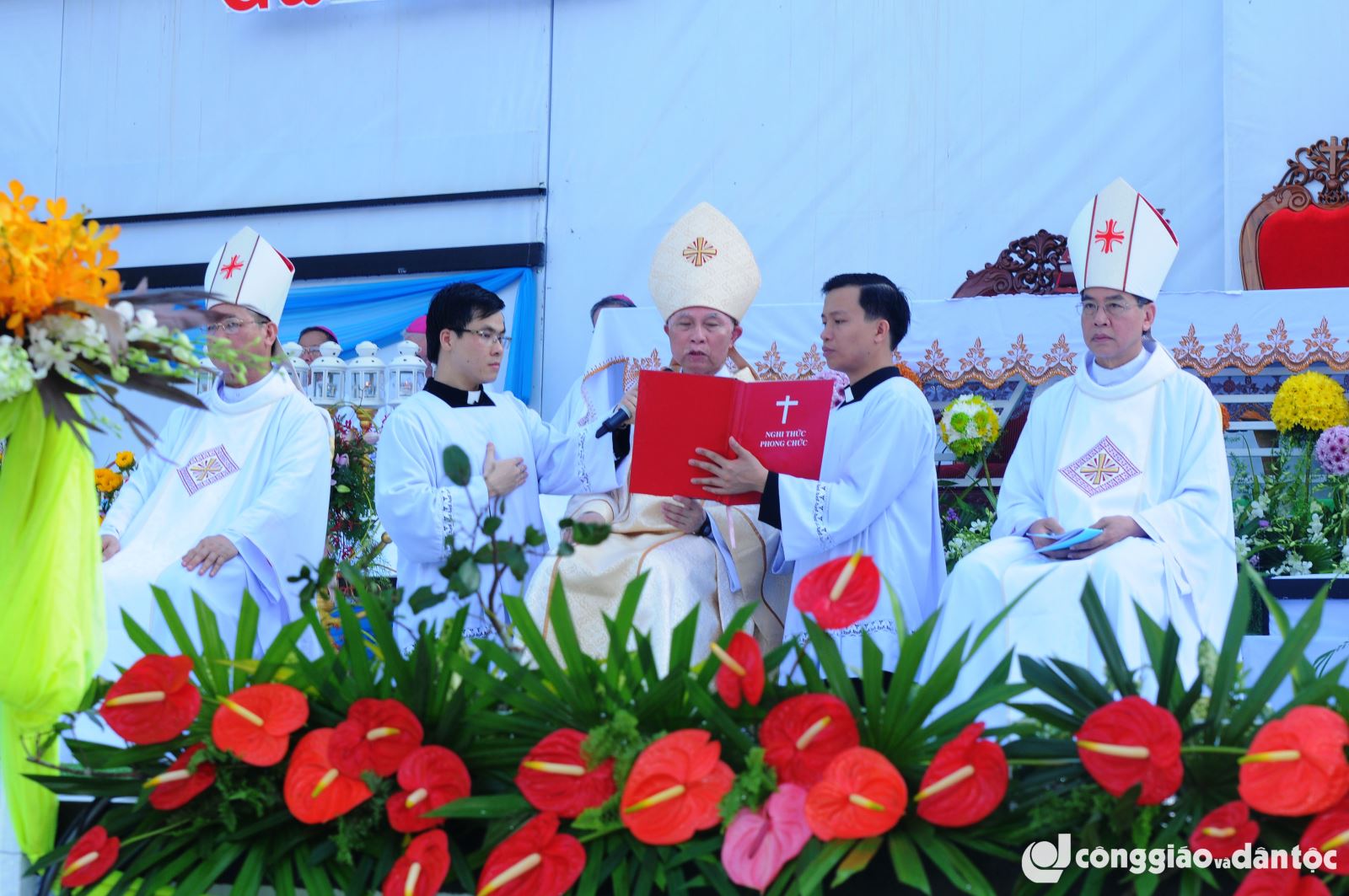 tan phong Giam muc Ngan