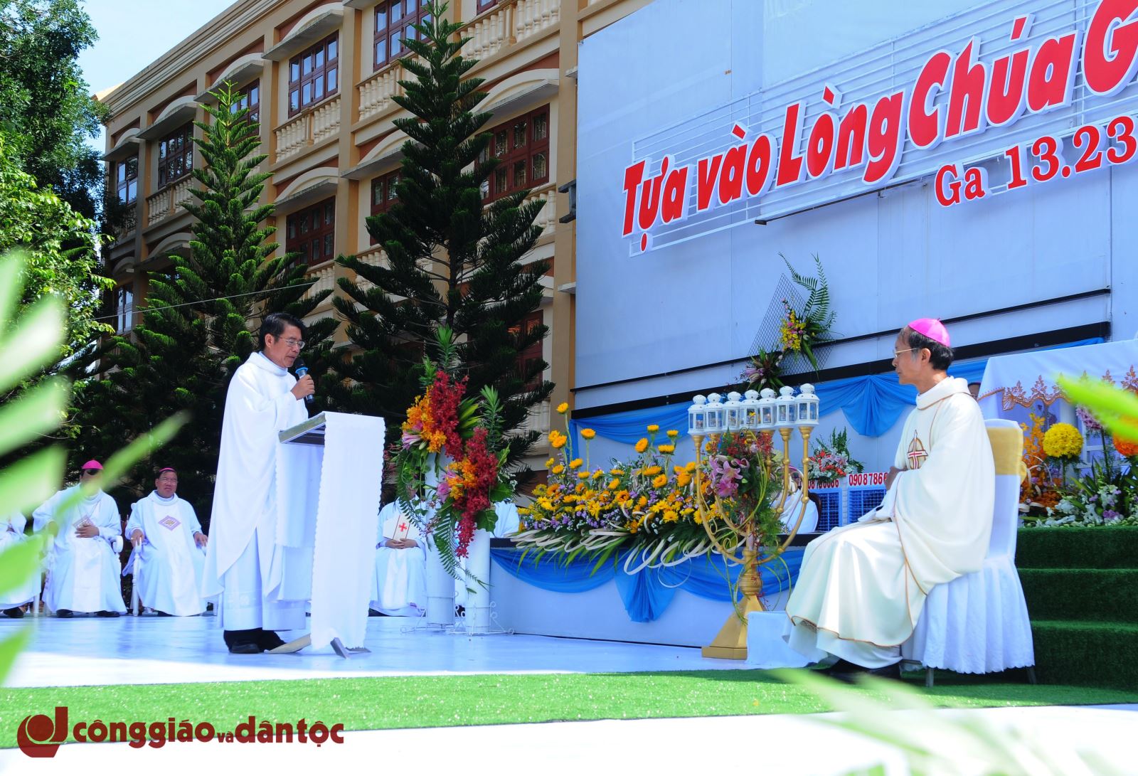 tan phong Giam muc Ngan