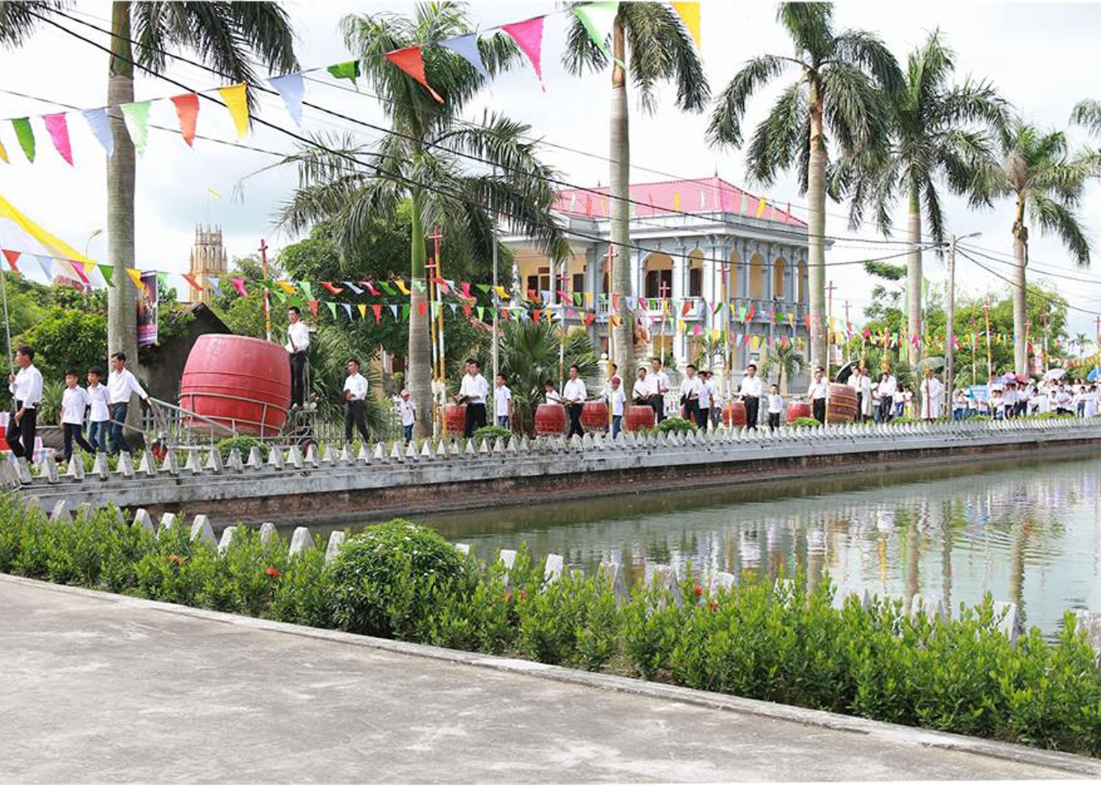 Gx Hong Quang chau luot nam 2017