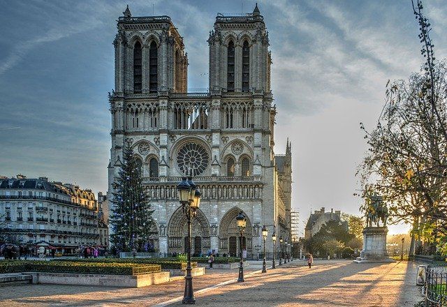 Tổng Giáo phận Paris bác việc thu phí vào nhà thờ Đức Bà