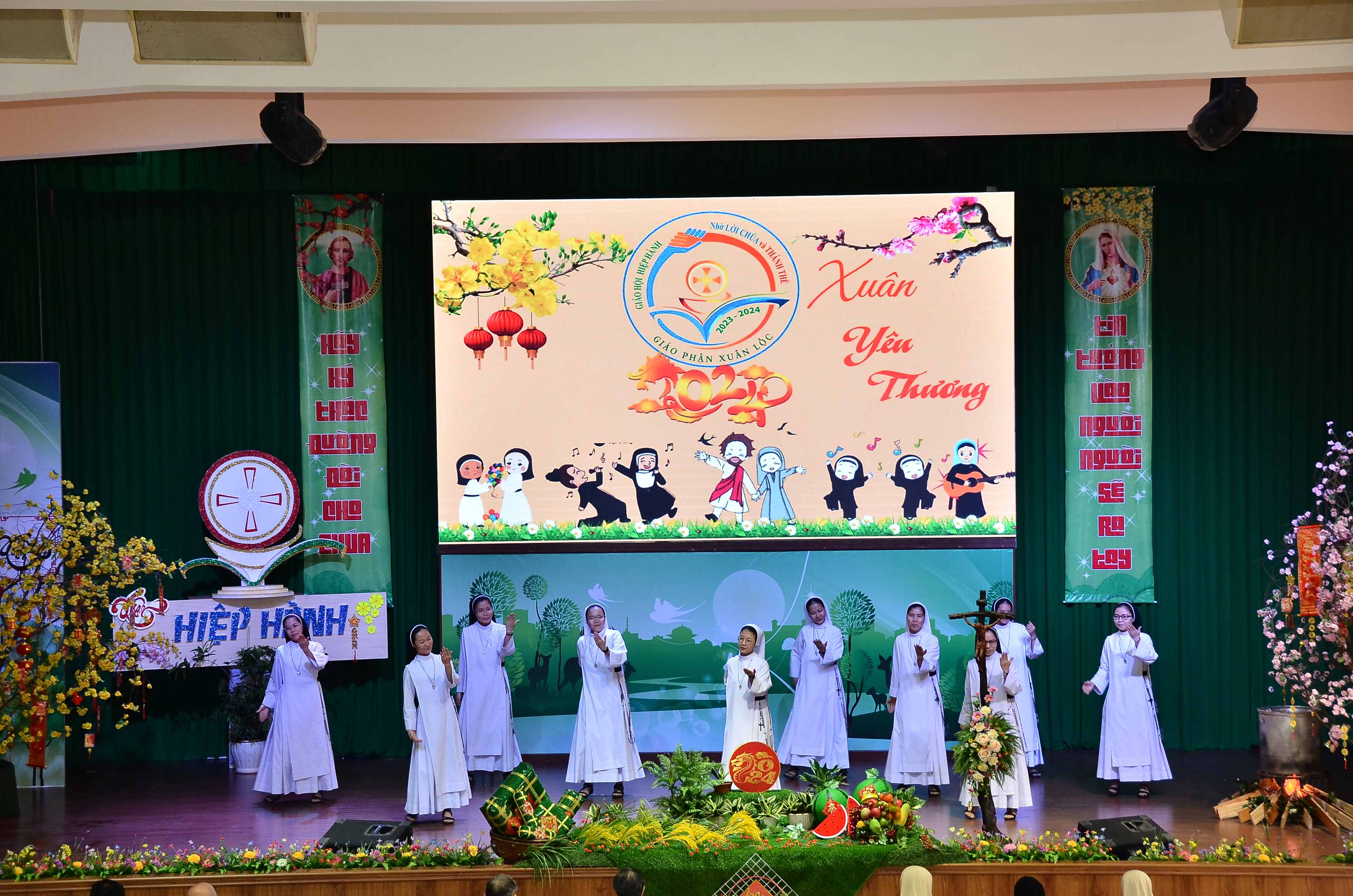Liên tu sĩ giáo phận Xuân Lộc họp mặt tất niên