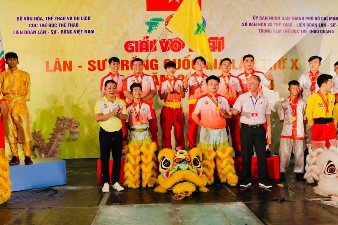 Thành tựu của một đoàn lân Công Giáo