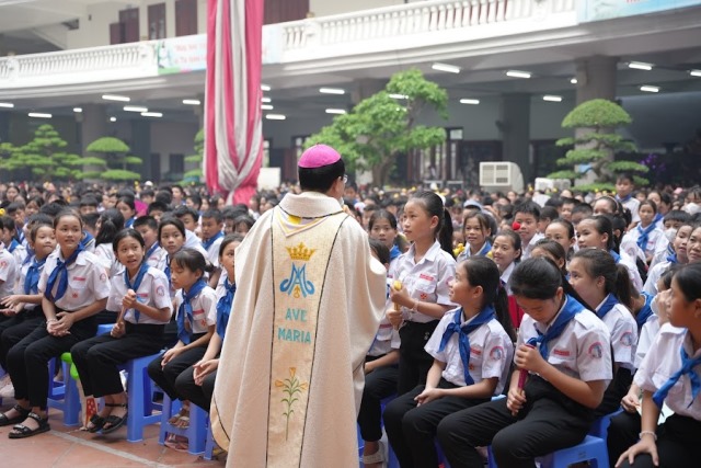 Lắng nghe trẻ em