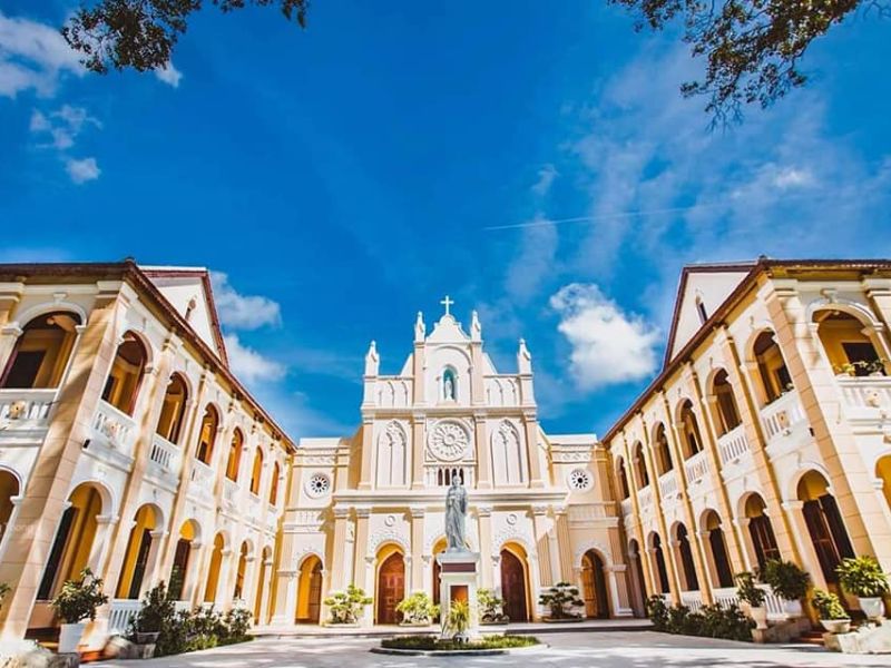 Ðức cha Phêrô Nguyễn Soạn: “một vị mục tử, một người thầy tài đức vẹn toàn”