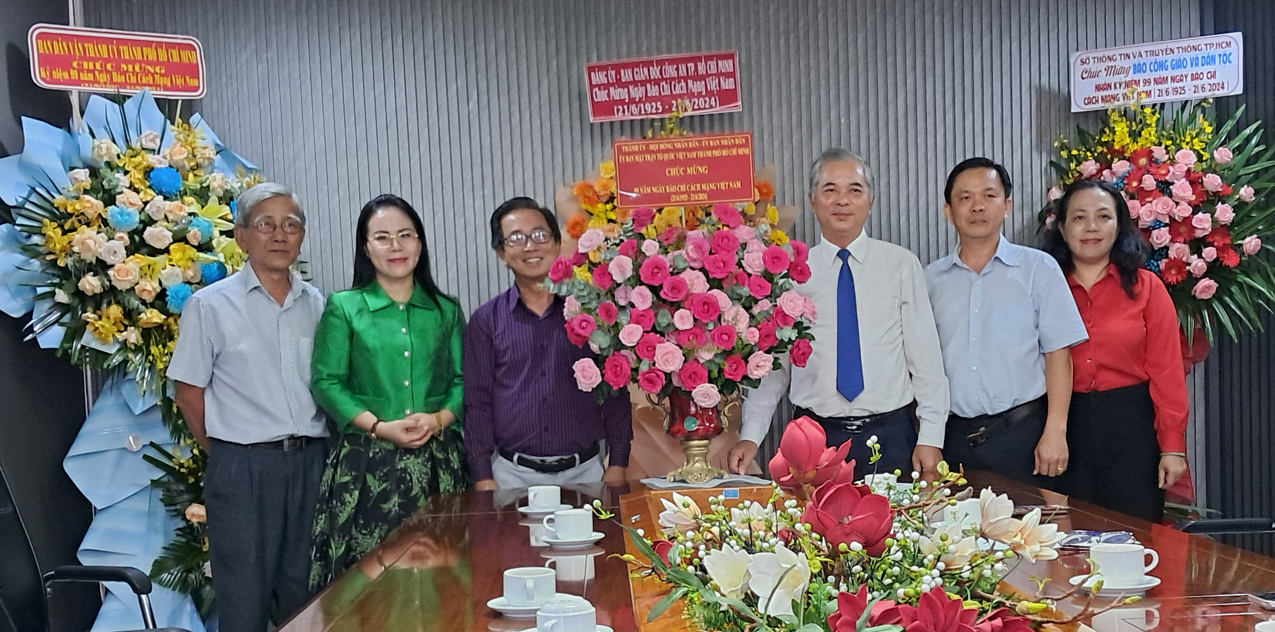 Chúc mừng Ngày Báo chí tại báo Công giáo và Dân tộc.