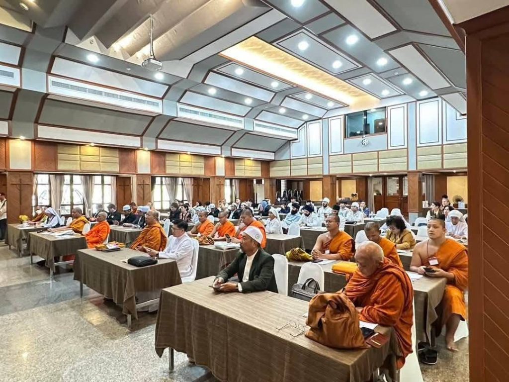 Hoi thao lien ton o Thai Lan.jpg (160 KB)