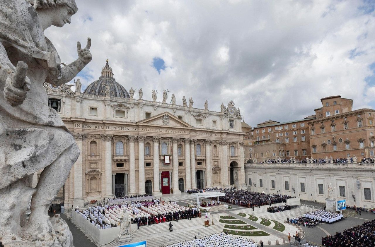 Vatican-ngoiluyettat.jpeg (249 KB)