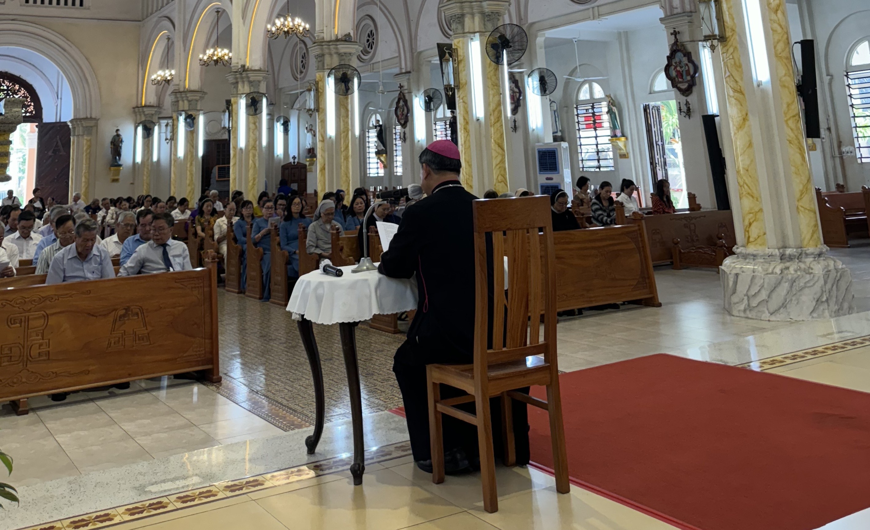 Gieo mầm hy vọng giữa dấu chỉ thời đại