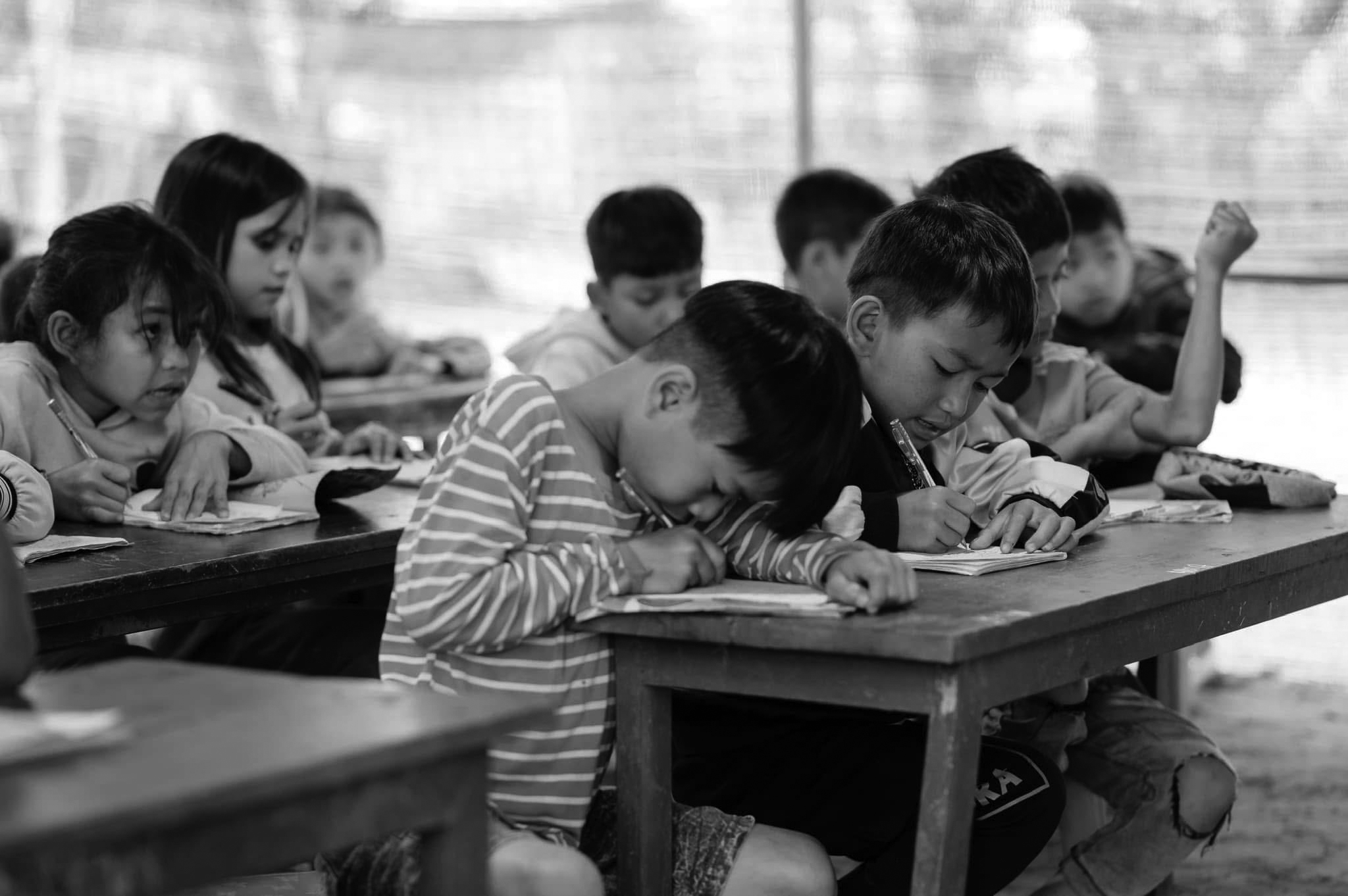 Gió thổi chữ, gieo tình