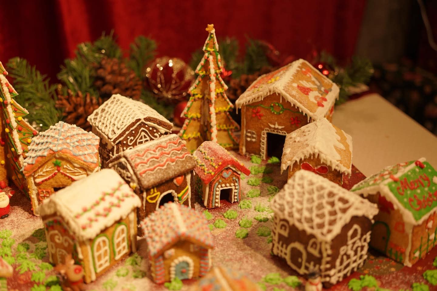 “Xây nhà” bánh gừng đón Noel