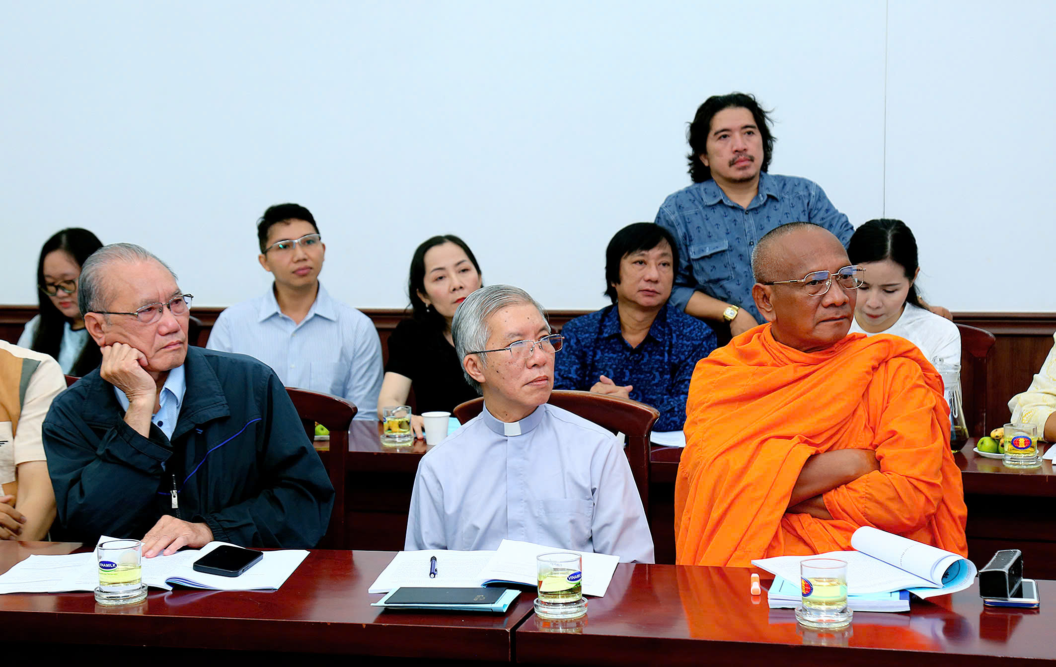 Hoi thao 01.jpg (542 KB)