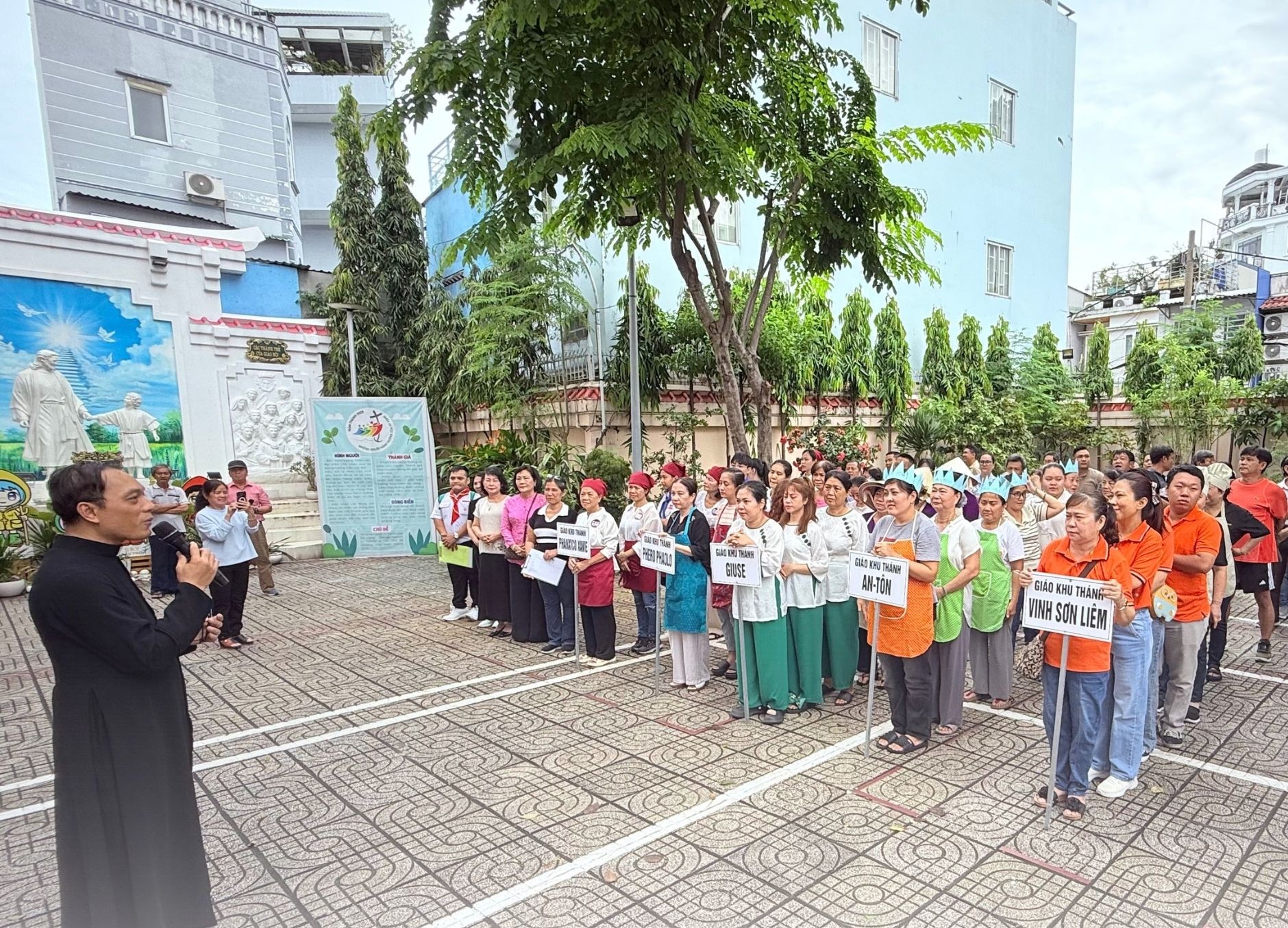 Hạt mầm đức tin giữa nhịp đời phố chợ