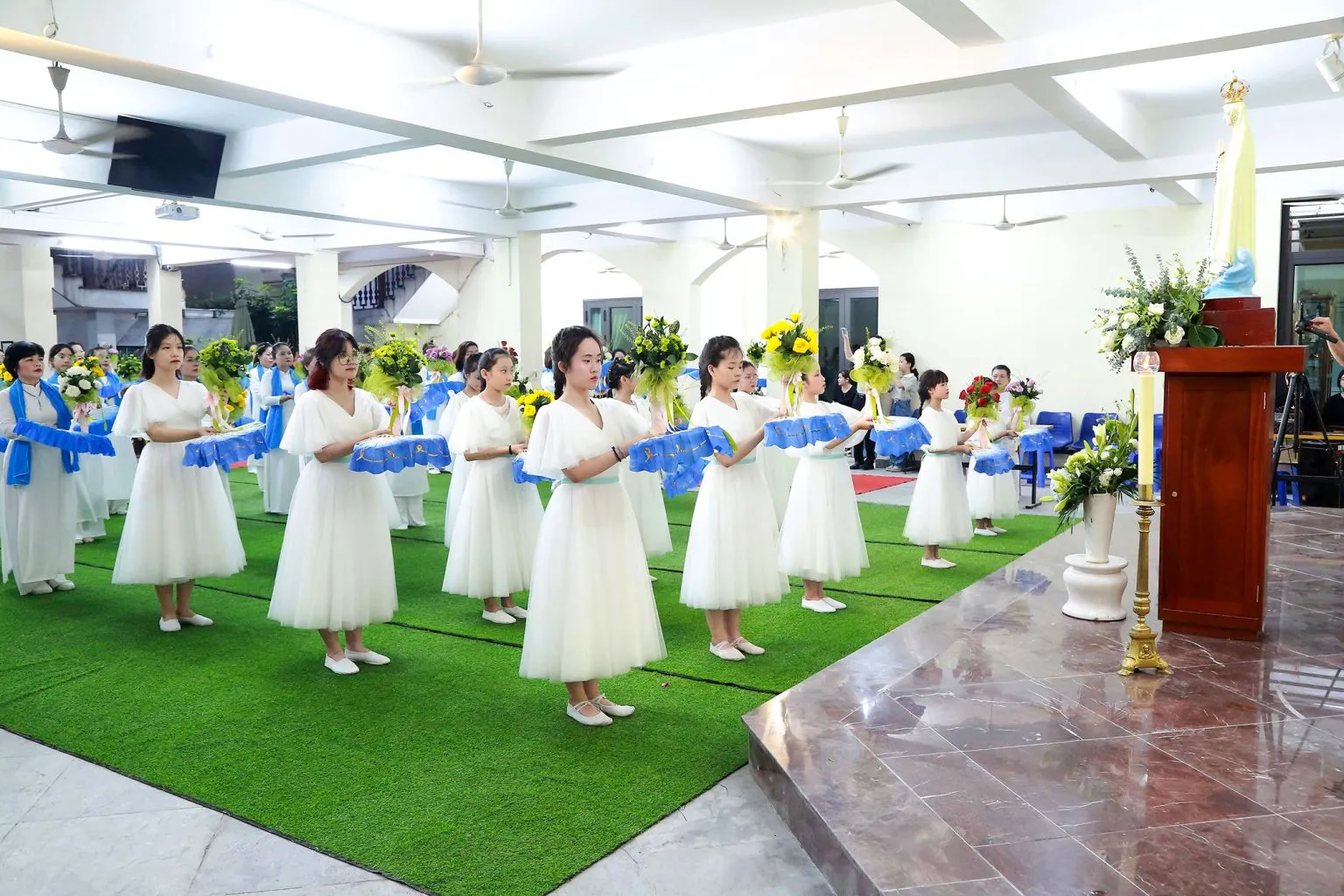 Rước kiệu Đức Mẹ