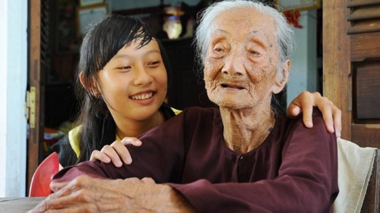 Trong thời đại “đánh mất chữ Hiếu” này, làm thế nào để giáo dục con hiếu  kính người lớn? - Trí Thức VN